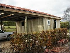 Vi besluttede lige, at vi ogs� ville ha� et vindue mod syd - det bliver f�rst leveret i morgen.
