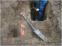 Der bliver g�et forsigtigt frem. Der er telefon, kabel-tv, fjernvarme og vand er ikke skal graves over.