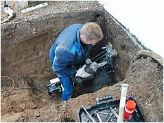 F�rste stump af muren tages ud.
