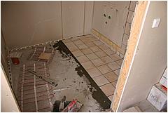 S� skal der fliser p� gulvet